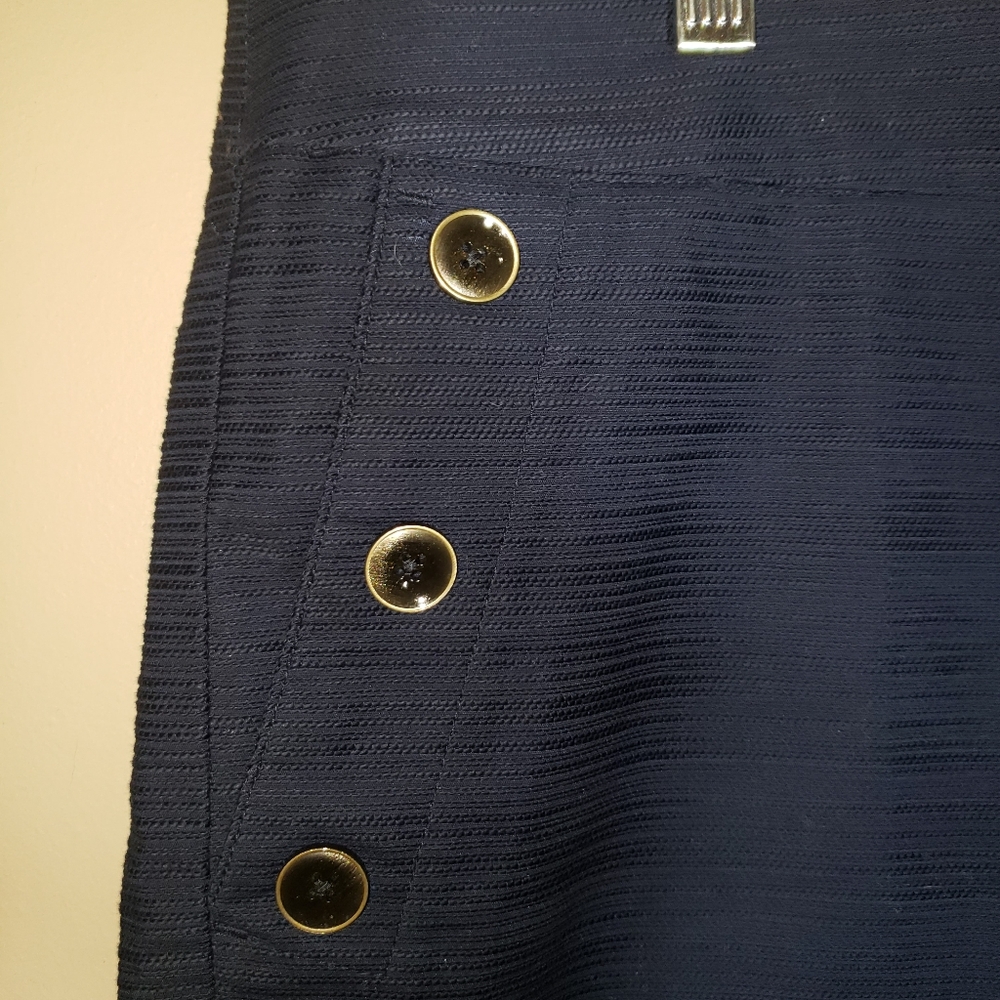 Ann Taylor Women's Navt Blue Shorts Size 16 - Picture 3 of 4
